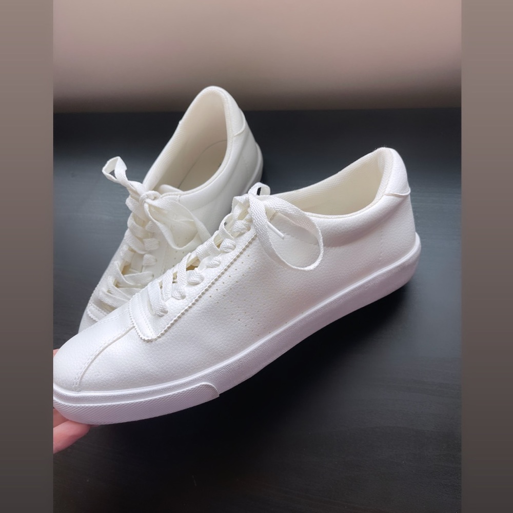 Tennis Sneakers